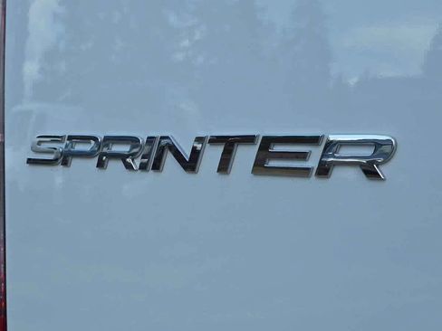 Used 2025 Mercedes-Benz Sprinter 2500 image 18
