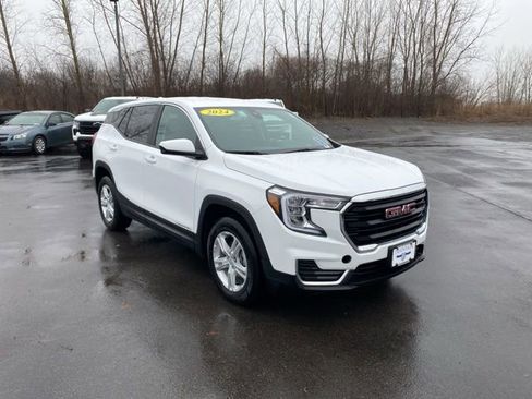 Used 2024 GMC Terrain SLE AWD/4WD image 1