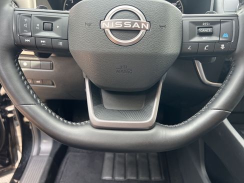 Used 2025 Nissan Rogue SV AWD/4WD image 8