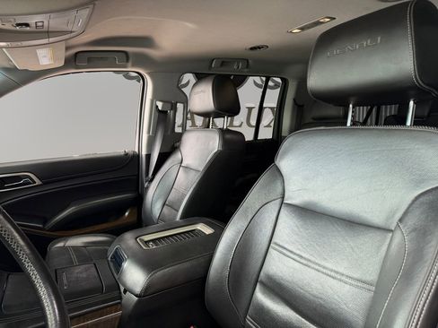 Used 2018 GMC Yukon XL Denali RWD image 9