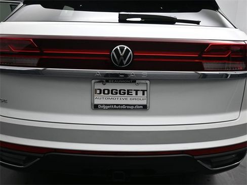 New 2026 Volkswagen Atlas Cross Sport SE image 12