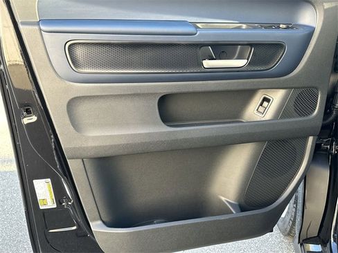 New 2025 Volkswagen ID. Buzz Pro S image 12