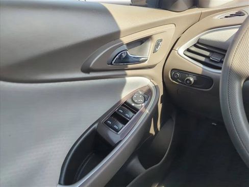 Used 2020 Chevrolet Malibu LS image 24