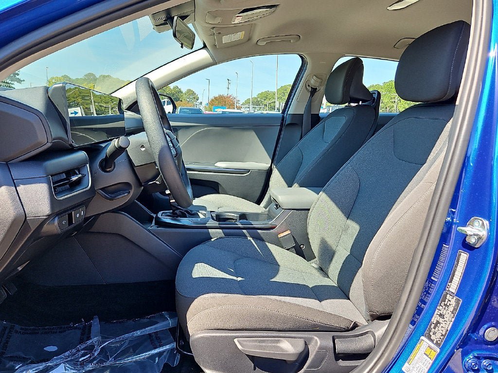 Used 2025 Kia K4 FWD image 13