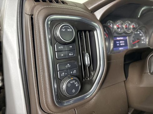 Used 2020 Chevrolet Silverado 1500 LT image 11