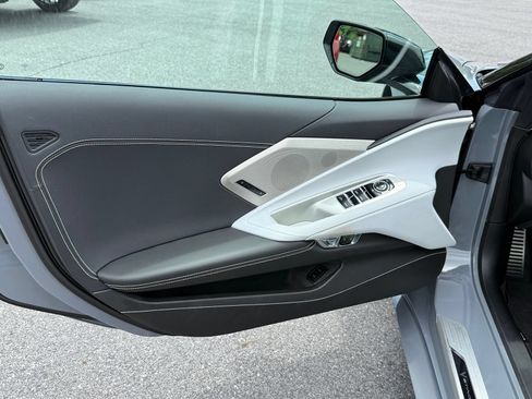 Used 2025 Chevrolet Corvette Stingray Preferred Conv w/ Z51 Performance Package RWD image 13