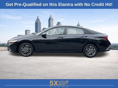 Used 2024 Hyundai Elantra SEL image 21