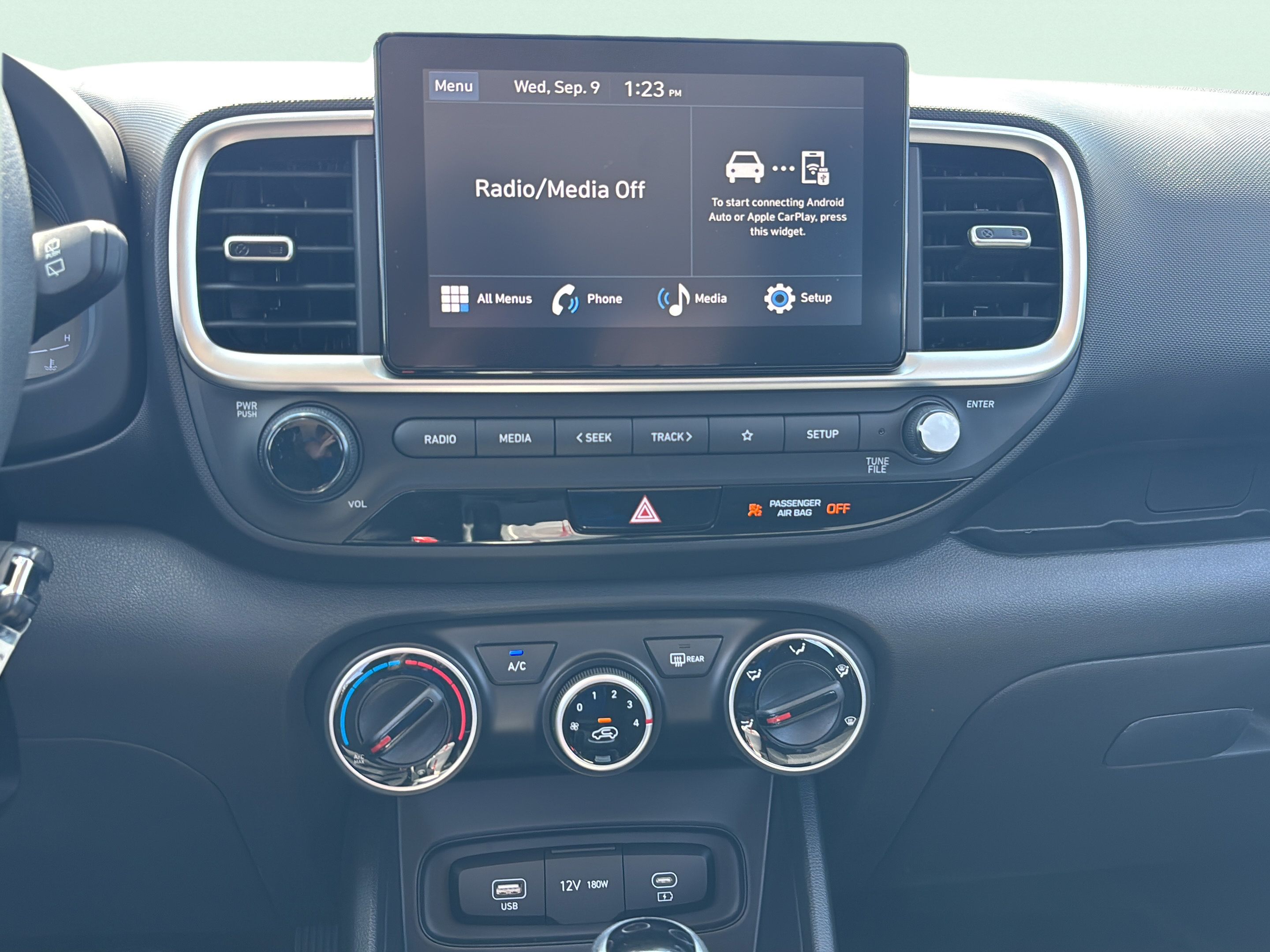 New 2026 Hyundai Venue SE FWD image 11