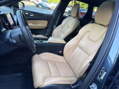 Certified 2023 Volvo XC60 B5 Ultimate w/ Protection Package Premier FWD image 16