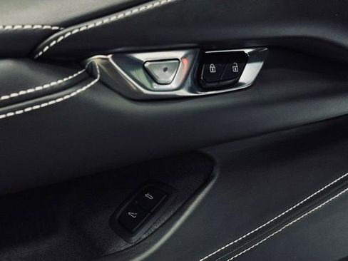 Used 2025 Chevrolet Corvette Stingray Premium Cpe w/ Z51 Performance Package image 16