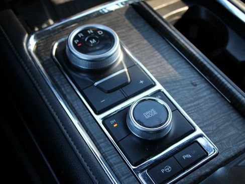 Used 2021 Ford Expedition Max Limited image 23