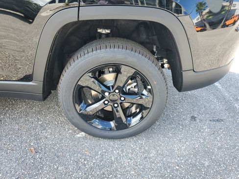 New 2025 Jeep Grand Cherokee Limited w/ Black Appearance Package image 5