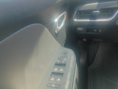 Used 2025 Kia K4 FWD image 16
