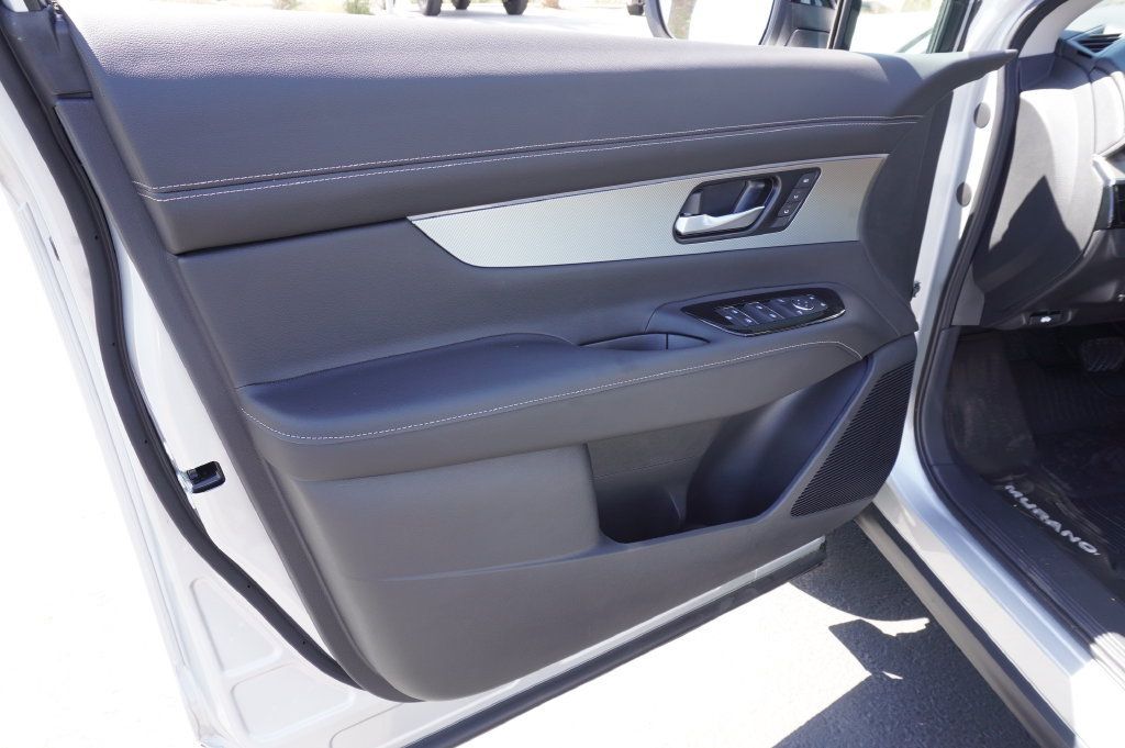 Certified 2025 Nissan Murano SL AWD/4WD image 15