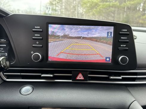 Used 2023 Hyundai Elantra SEL image 25