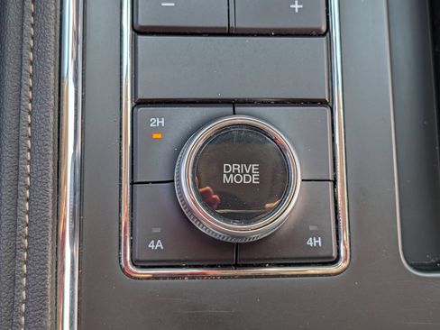 Certified 2024 Ford Expedition XLT AWD/4WD image 36
