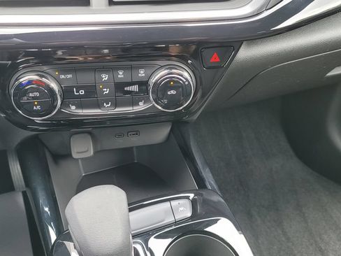 Used 2024 Chevrolet Trax RS w/ Driver Confidence Package FWD image 22