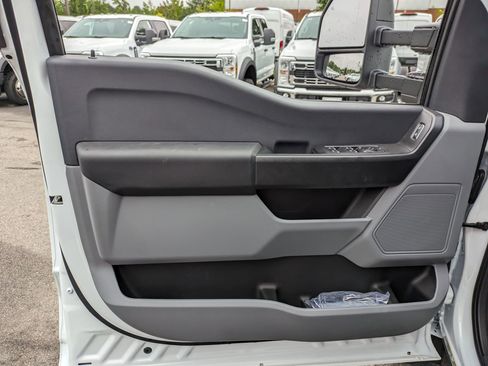 New 2025 Ford F550 4x4 Crew Cab Super Duty w/ XL Chrome Package image 16