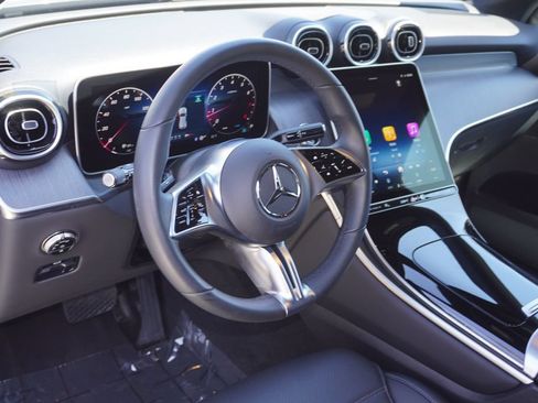Used 2026 Mercedes-Benz GLC 300 image 13
