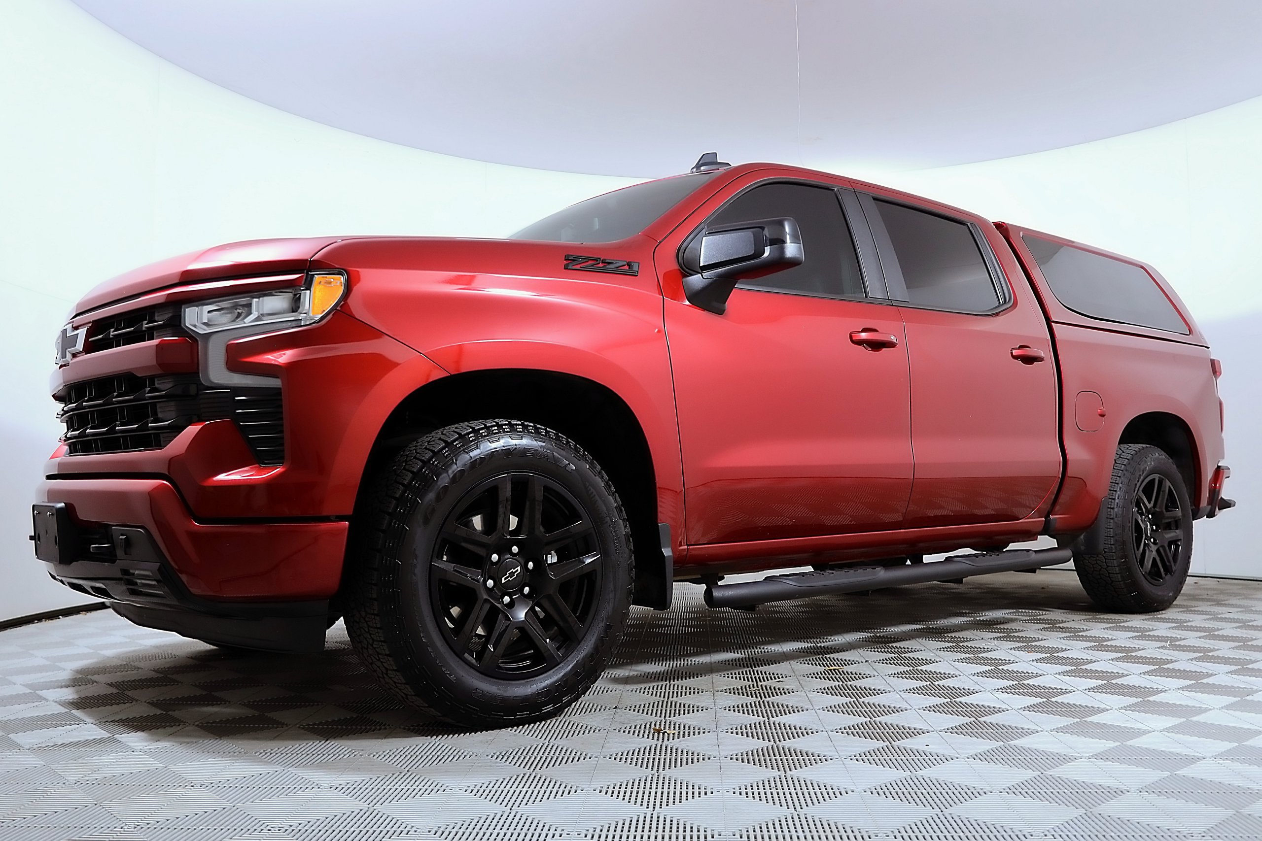 Used 2023 Chevrolet Silverado 1500 RST w/ Convenience Package II AWD/4WD image 2
