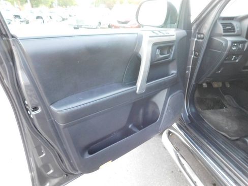 Used 2011 Toyota 4Runner Limited AWD/4WD image 21