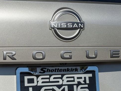 Used 2024 Nissan Rogue SL image 5