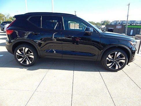 New 2026 Volvo XC40 B5 Ultra w/ Climate Package AWD/4WD image 6