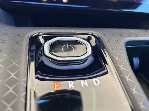 Used 2024 Jeep Wagoneer Launch Edition image 10