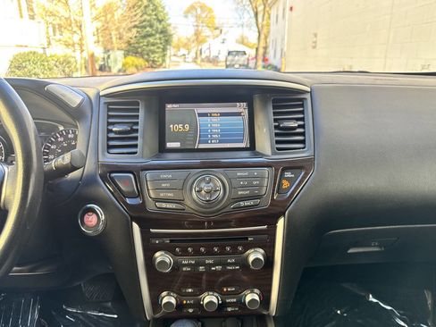 Used 2014 Nissan Pathfinder SL AWD/4WD image 32