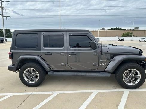 Used 2021 Jeep Wrangler Unlimited Sahara AWD/4WD image 6