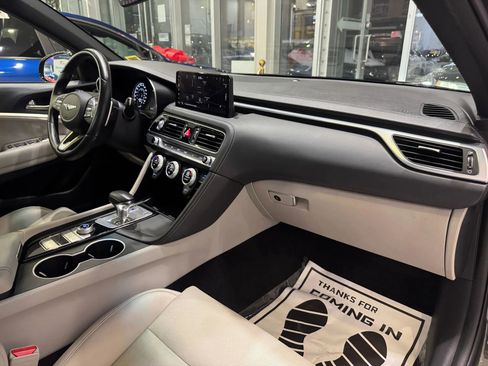 Used 2023 Genesis G70 2.0T image 31