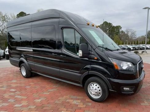 Used 2025 Ford Transit 350 XLT RWD image 3