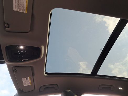 New 2025 Audi Q6 e-tron Premium image 34