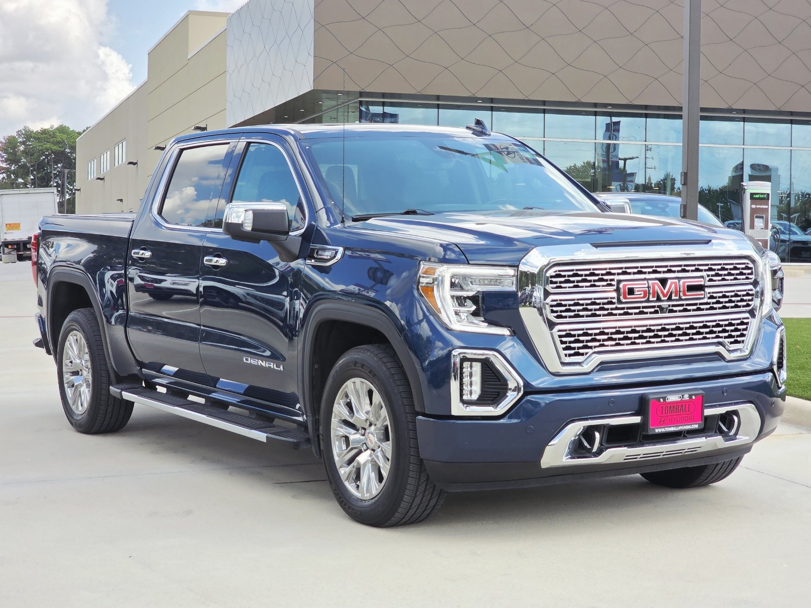 Used 2021 GMC Sierra 1500 Denali w/ Technology Package RWD image 3