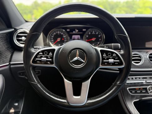 Used 2019 Mercedes-Benz E 300 4MATIC image 25
