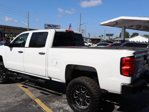 Used 2018 Chevrolet Silverado 1500 Custom w/ Custom Value Package AWD/4WD image 5