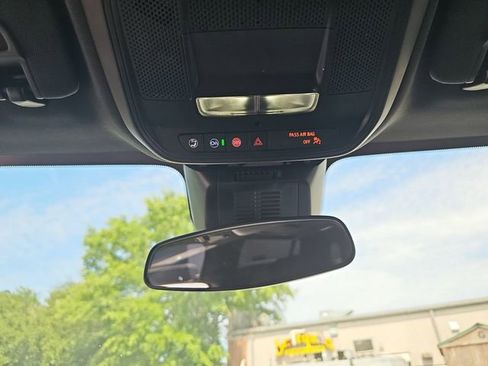 Used 2025 Chevrolet Equinox LT FWD image 31