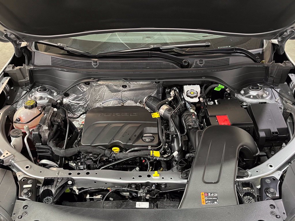 Certified 2025 Chevrolet Trax LT w/ LT Convenience Package FWD image 6