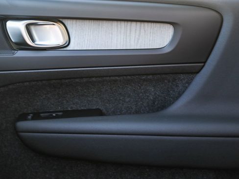 New 2026 Volvo XC40 B5 Core image 20