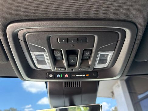 Used 2024 Chevrolet Silverado 2500 High Country w/ High Country Premium Package AWD/4WD image 17