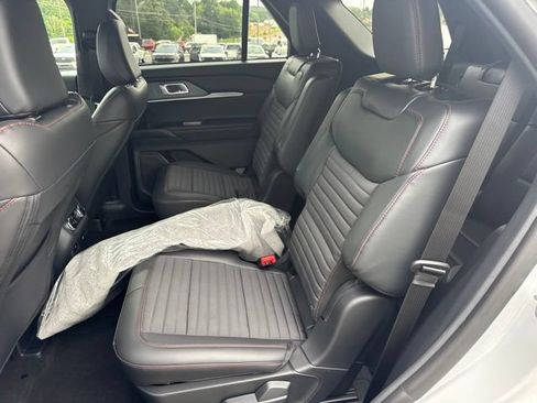 Used 2026 Ford Explorer ST-Line w/ ST-Line Street Pack AWD/4WD image 11