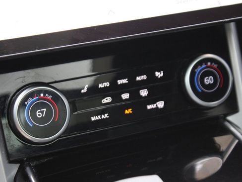 Certified 2023 Land Rover Range Rover SE image 23