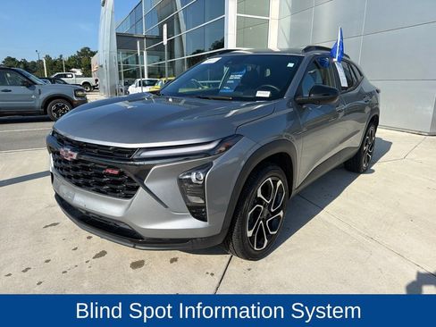 Used 2024 Chevrolet Trax RS w/ Driver Confidence Package FWD image 5