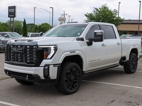 Used 2024 GMC Sierra 2500 Denali Ultimate w/ Max Trailering Package AWD/4WD image 6