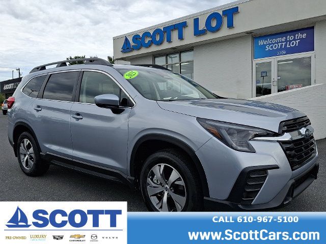 Used 2025 Subaru Ascent Premium AWD/4WD image 1