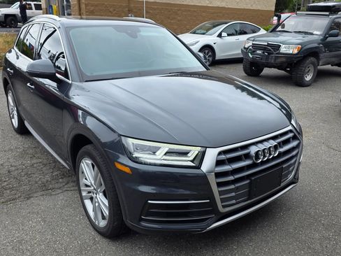 Used 2018 Audi Q5 2.0T Premium Plus w/ Premium Plus Package AWD/4WD image 3