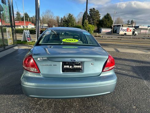 Used 2005 Ford Taurus SE image 6