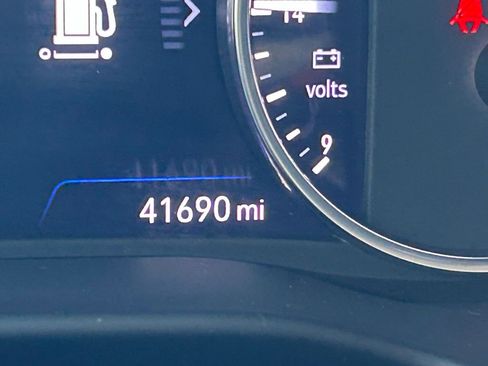 Used 2021 Buick Enclave Avenir w/ Avenir Technology Package FWD image 25