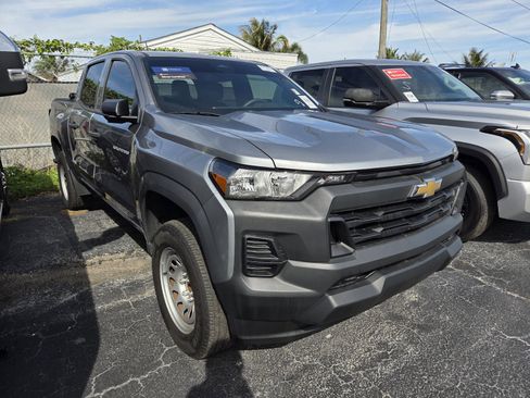 Used 2024 Chevrolet Colorado W/T image 3