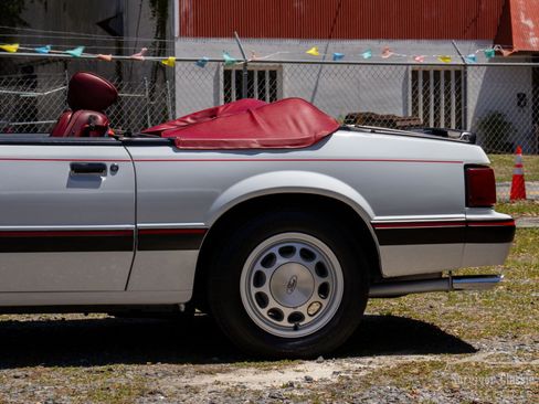 Used 1989 Ford Mustang LX RWD image 46